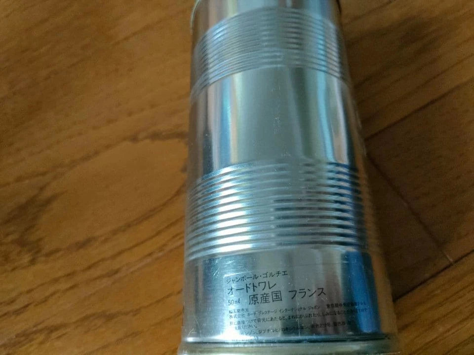 Jean in a convenient spray format. Its distinctive fragrance profile makes it suitable